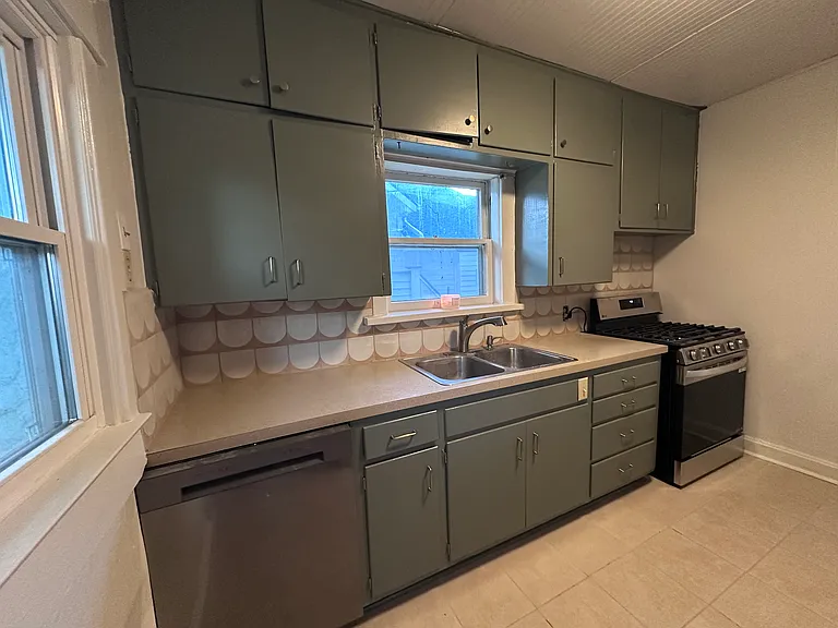 4810 Holly St — Photo 17