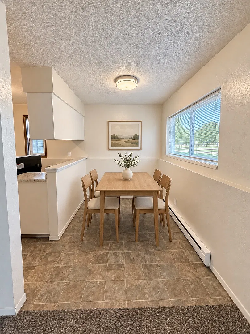208 E 15th Ave - Apt 01 — Photo 2