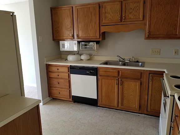 3rd image of 4222A Edith Ln