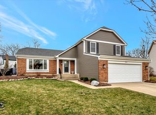 1832 Albright Ct, Wheaton, IL