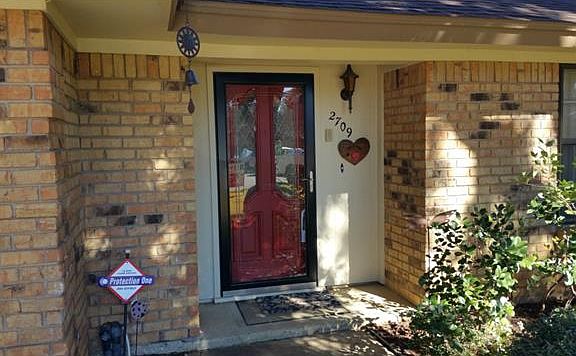 2nd image of 2709 Trail Oak Ct