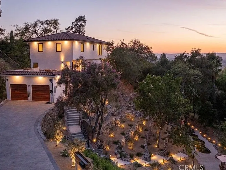 11111 Tujunga Canyon Blvd — Photo 1