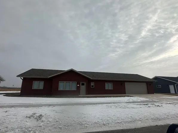 1103 Adams Dr, Milbank, SD 57252