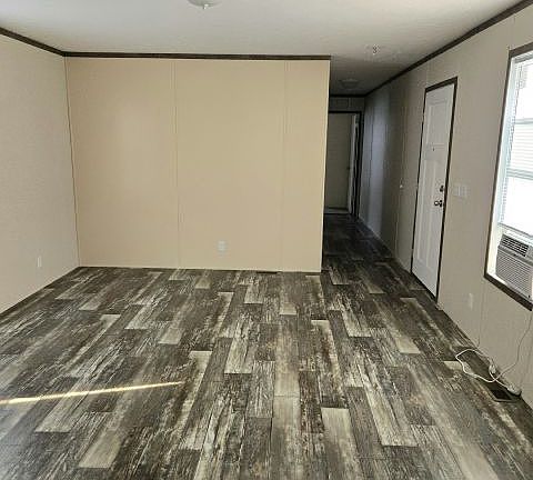 4th image of 4909 Bay Dr #60