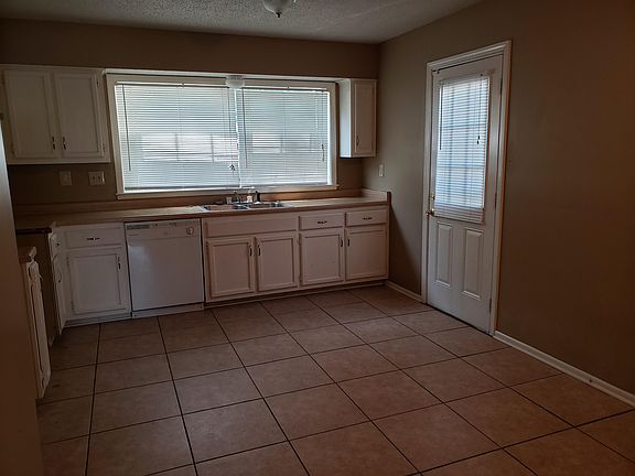 2nd image of 5189 Kimbark Woods Dr
