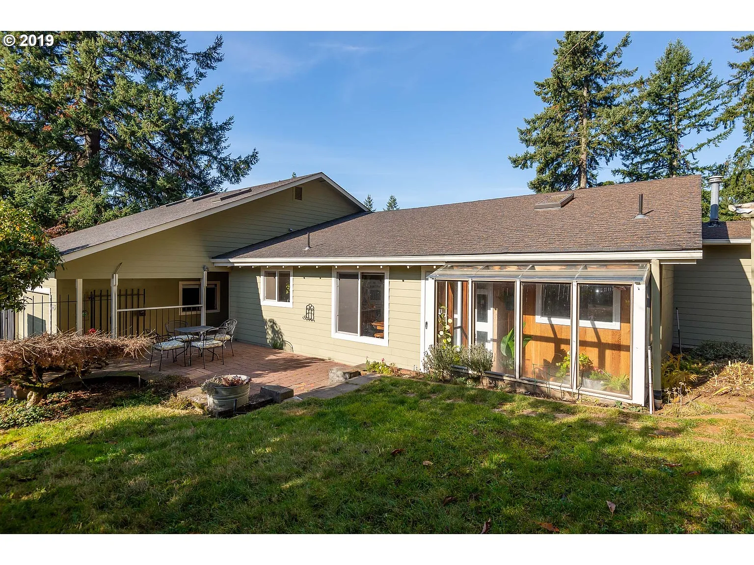 1425 Mesa Ave photo 1