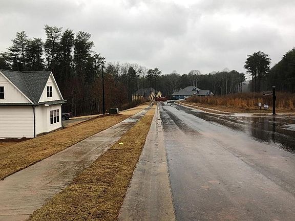 2nd image of 6005 Barefoot Dr