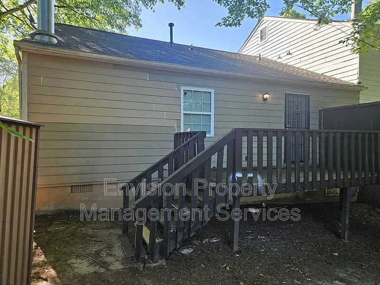 6388 Charter Way — Photo 4