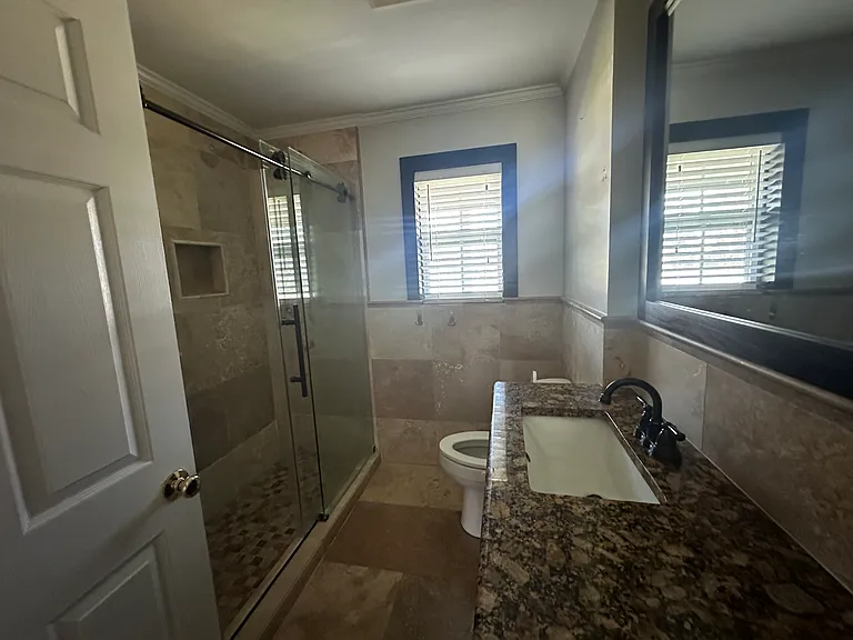 Donella Dr — Photo 9