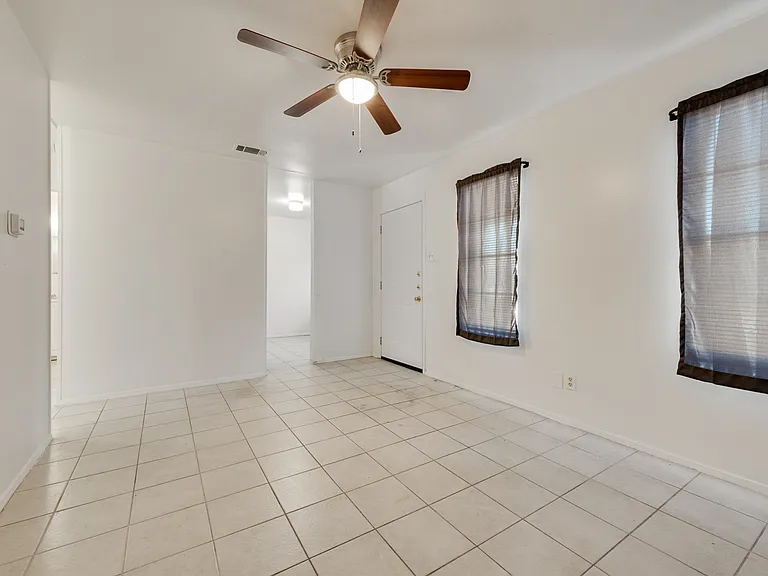 506 N Elm St #A — Photo 6