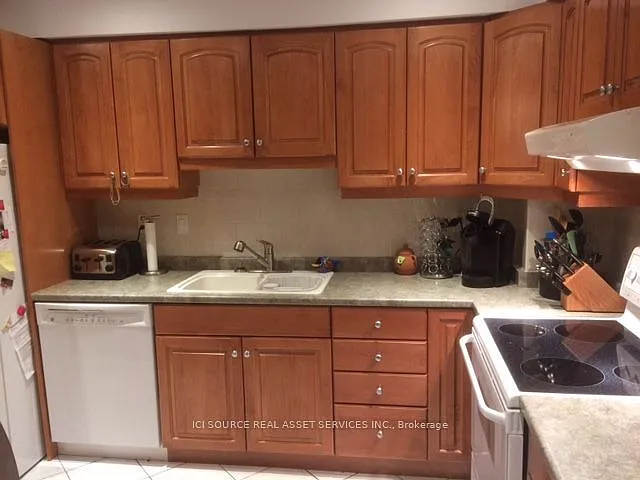 4 bed, $3,500 — Photo 2
