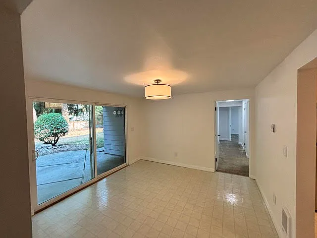 14007 Greenwood Ave N — Photo 9