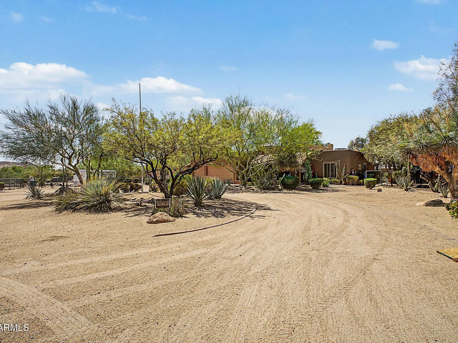 4 bed, 2423 sqft, $4,500 — Photo 4