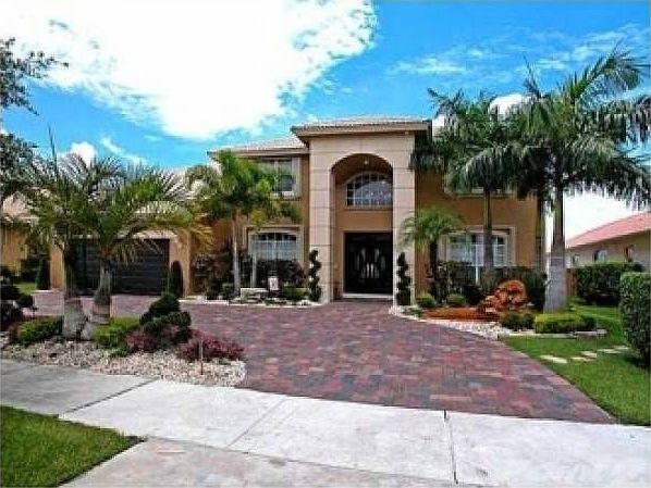 1st image of 7089 Mariposa Cir W
