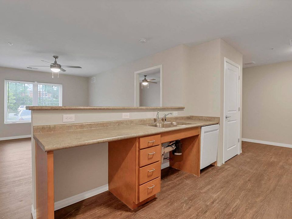 1st image of 27 W Jenkins Ave Suite 206