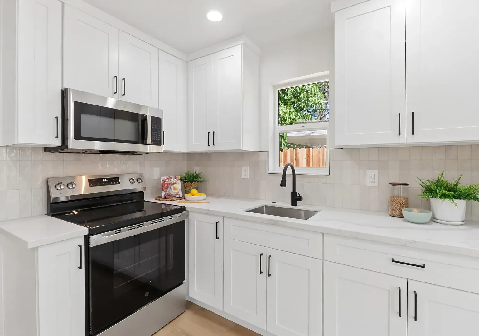 2 bed, 747 sqft, $2,250 — Photo 4