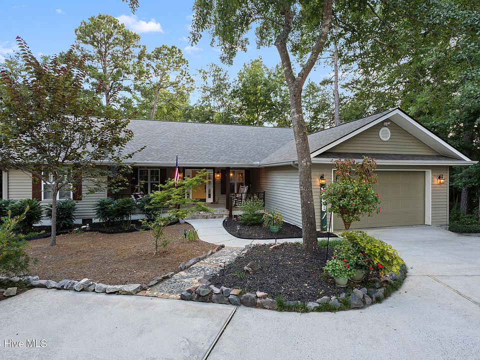 1st image of 305 Misty Cove