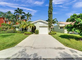 20851 Via Valencia Dr, Boca Raton, FL 33433