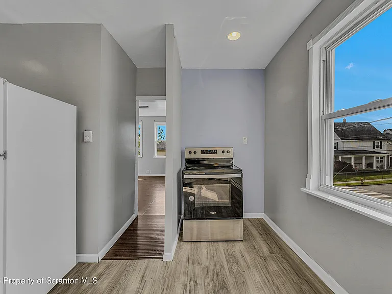 1502 Church Ave — Photo 16