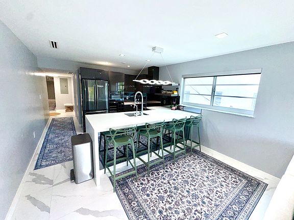 2nd image of 1428 Euclid Ave APT 207