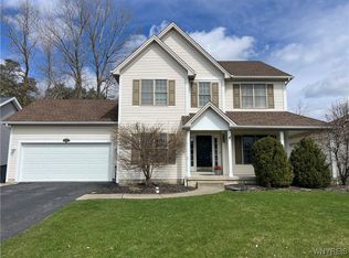 64 Crown Royal Dr, Williamsville, NY 14221