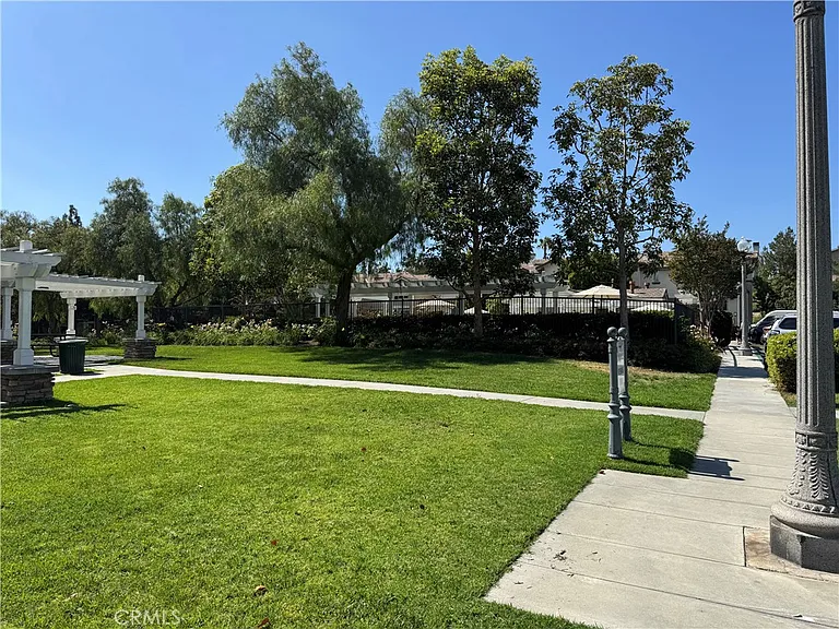 2271 Yarbough Dr — Photo 14