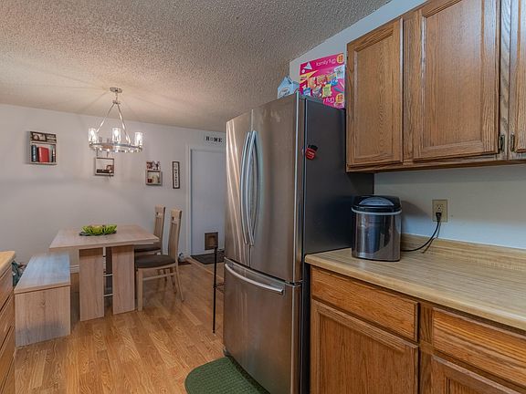 3rd image of 2389 Eire St