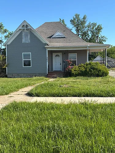 503 W Hovey St Photo 1