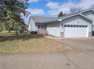 828 Oak Ct, Osceola, WI 54020