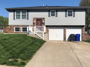 815 Manor Ct, Sedalia, MO 65301