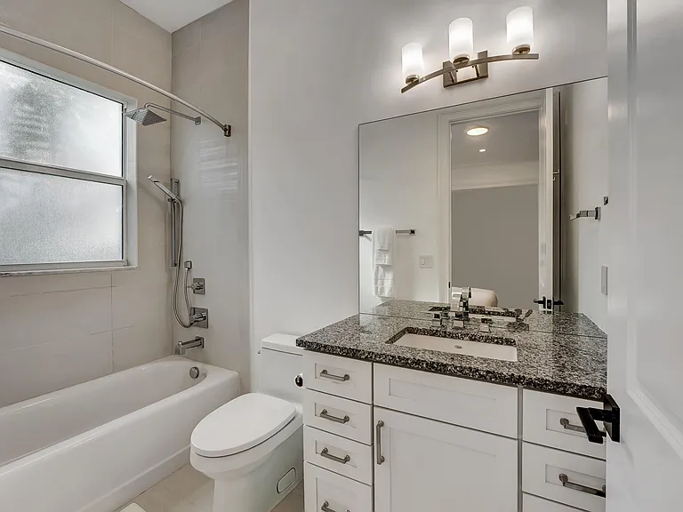 500 NE Wavecrest Way — Photo 46