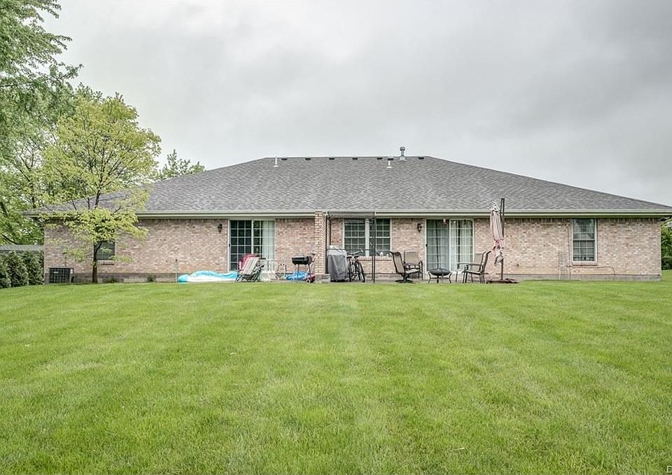 2nd image of 258 Beechwood Pl