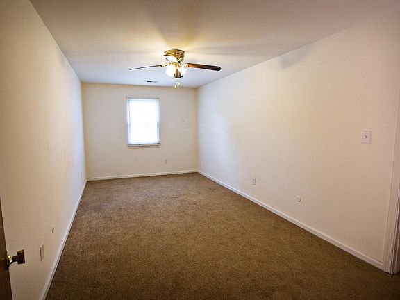 5th image of 1321 Linkhorn Cir