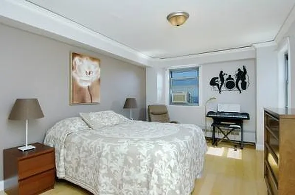 Sold by Corcoran | media 21