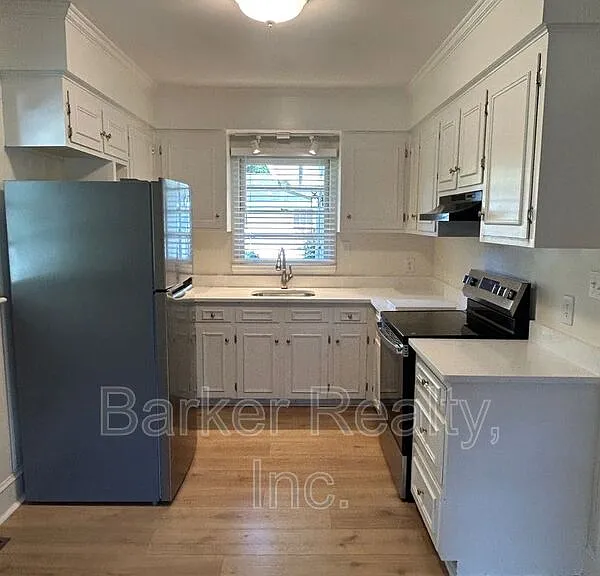 5726 Fayetteville Rd — Photo 11