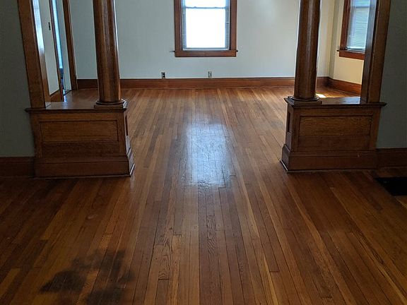 5th image of 211 N Gardiner Ave
