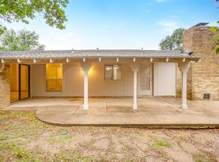 721 Spring Forest Dr, Bedford, TX 76021
