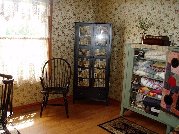 2nd image of 3099 Creekwood Cir