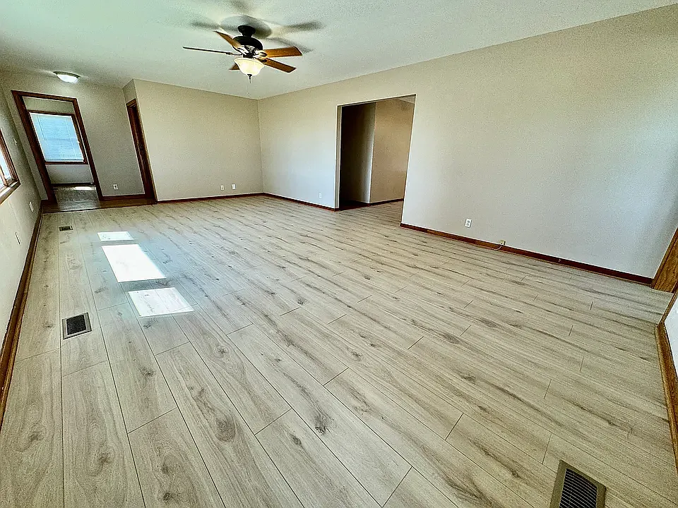 3 bed, 1436 sqft, $1,850 — Photo 4
