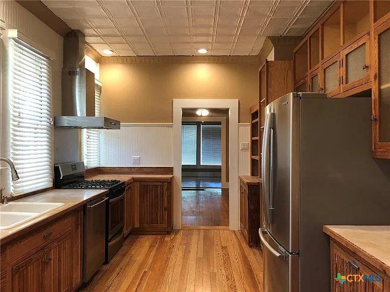 414 W San Antonio St — Photo 9