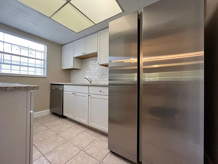 529 Hibiscus Way — Photo 7