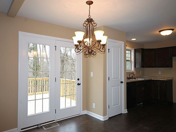 4th image of 630 Hidden Valley Dr