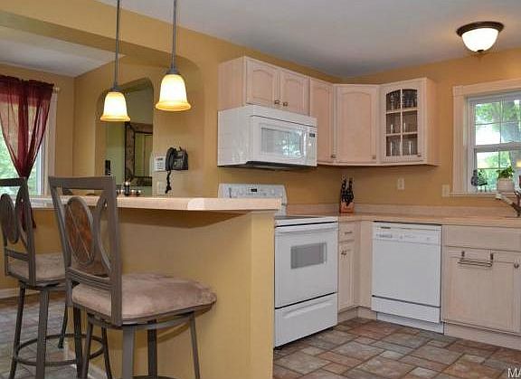 5th image of 3245 Wellington Dr