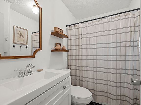 5th image of 3516 Pine Ave