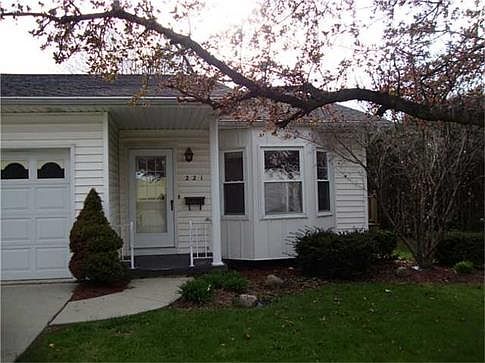 2nd image of 221 N Brunell St