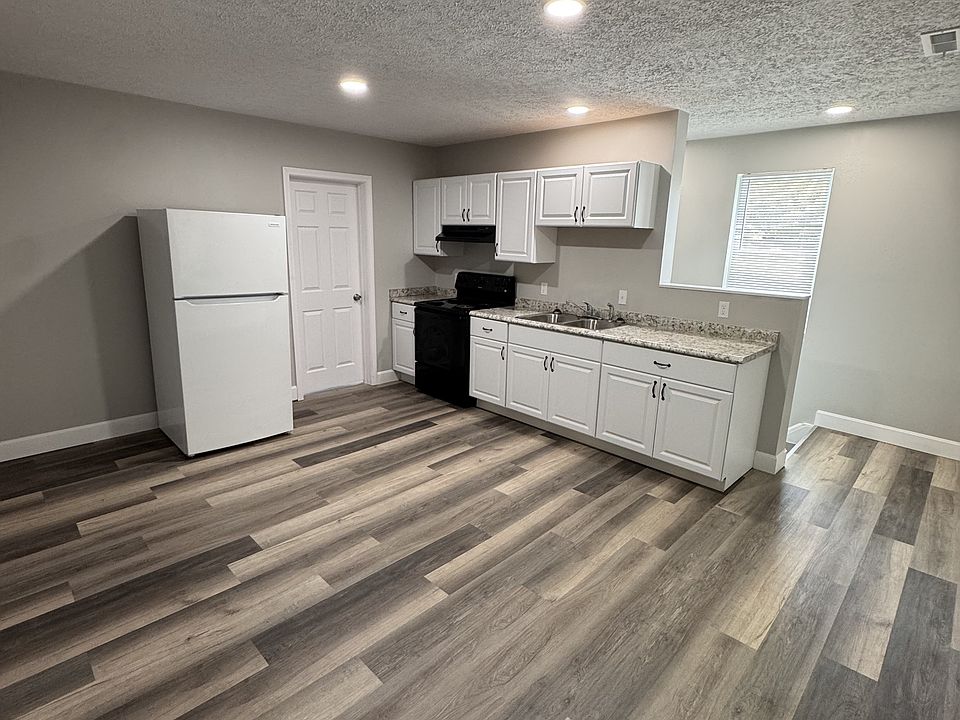 1st image of 460 Riverside Dr #2