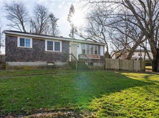 105 Borden Rd, Tiverton, RI 02878