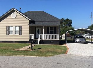 521 Darlington St, Calhoun Falls, SC 29628