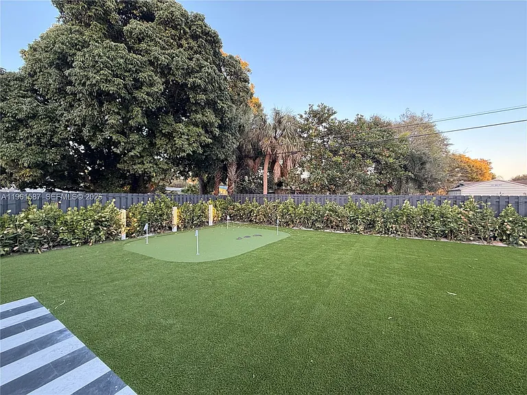 920 SW 50th Ave — Photo 26