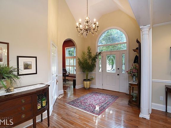 5th image of 235 Broadmoor Dr
